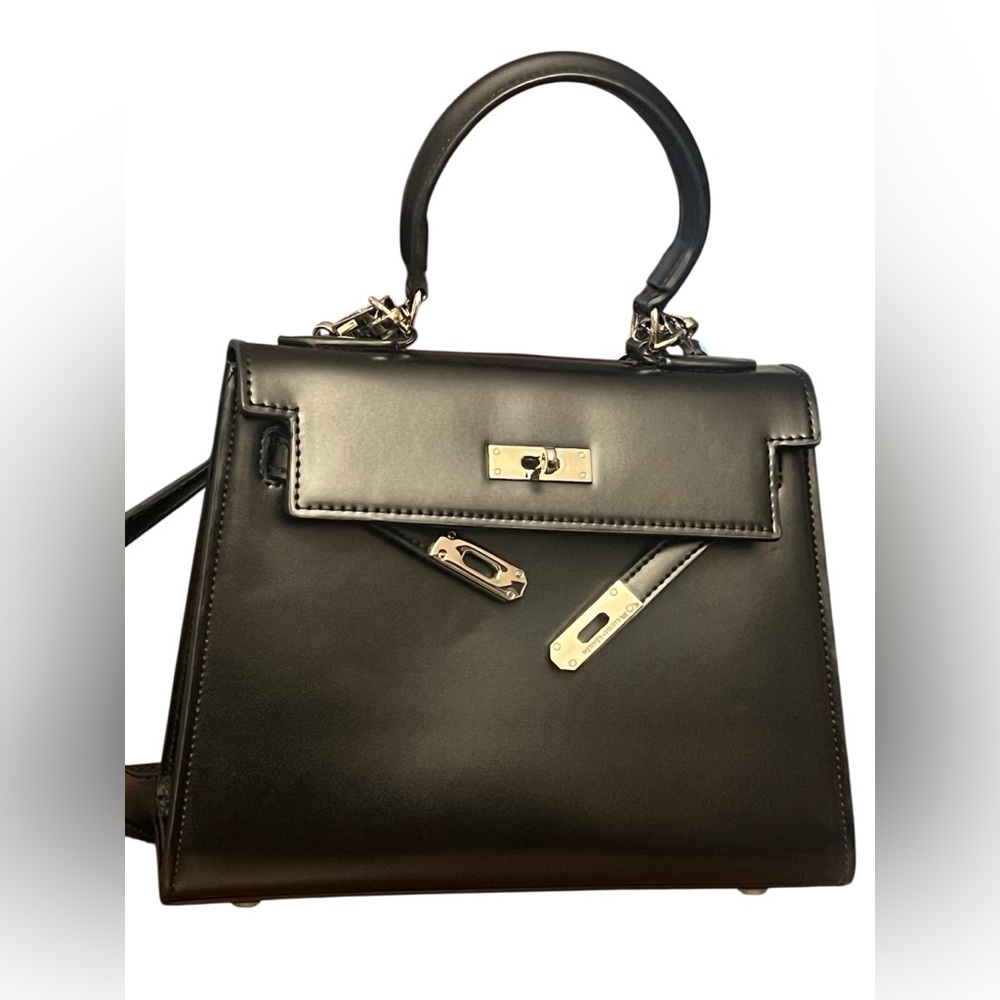Elegant Black Leather Handbag
